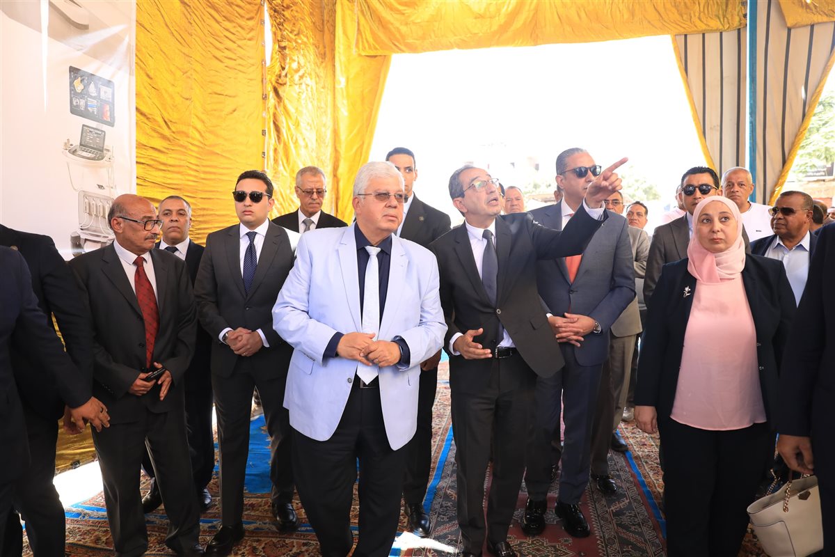 وزير التعليم العالي ورئيس جامعة الفيوم&nbsp;