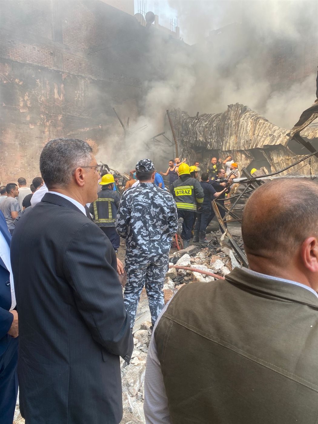 محافظ الجيزة من مكان &nbsp;حريق مخزن الدهانات بالبراجيل