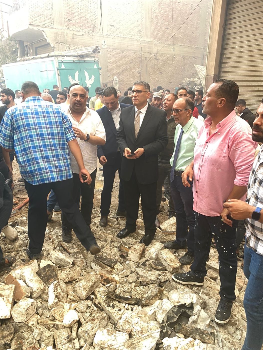محافظ الجيزة من مكان &nbsp;حريق مخزن الدهانات بالبراجيل