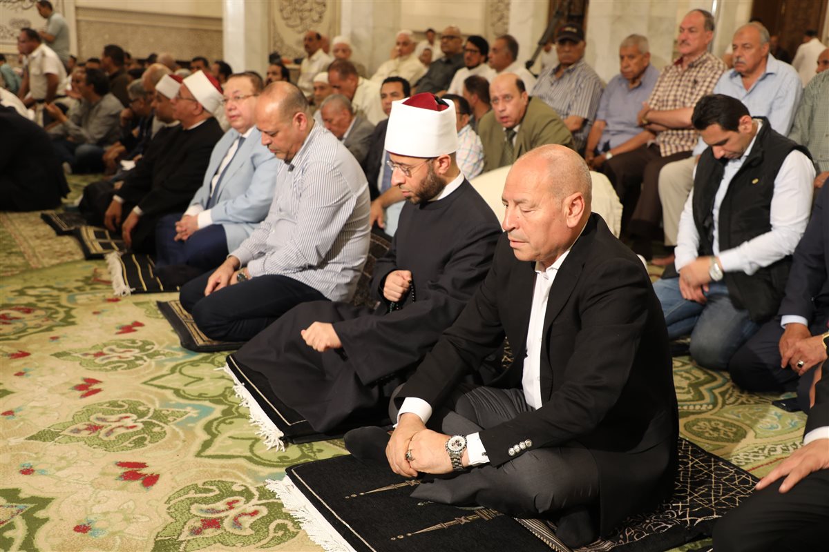 ووزيرا الأوقاف والعمل محافظ القاهرة&nbsp;يؤدون الجمعة ويحتفلون بالعام الهجري بمسجد السيدة نفيسة