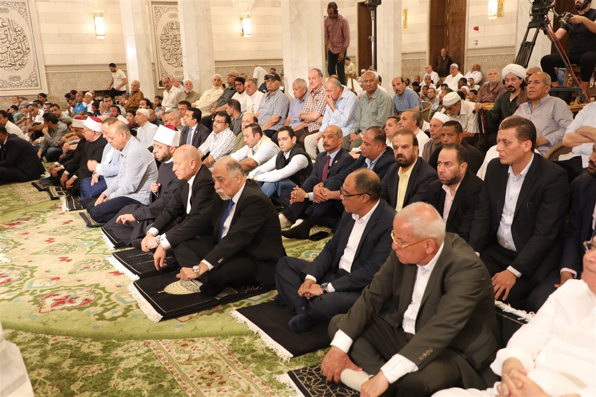 ووزيرا الأوقاف والعمل محافظ القاهرة&nbsp;يؤدون الجمعة ويحتفلون بالعام الهجري بمسجد السيدة نفيسة