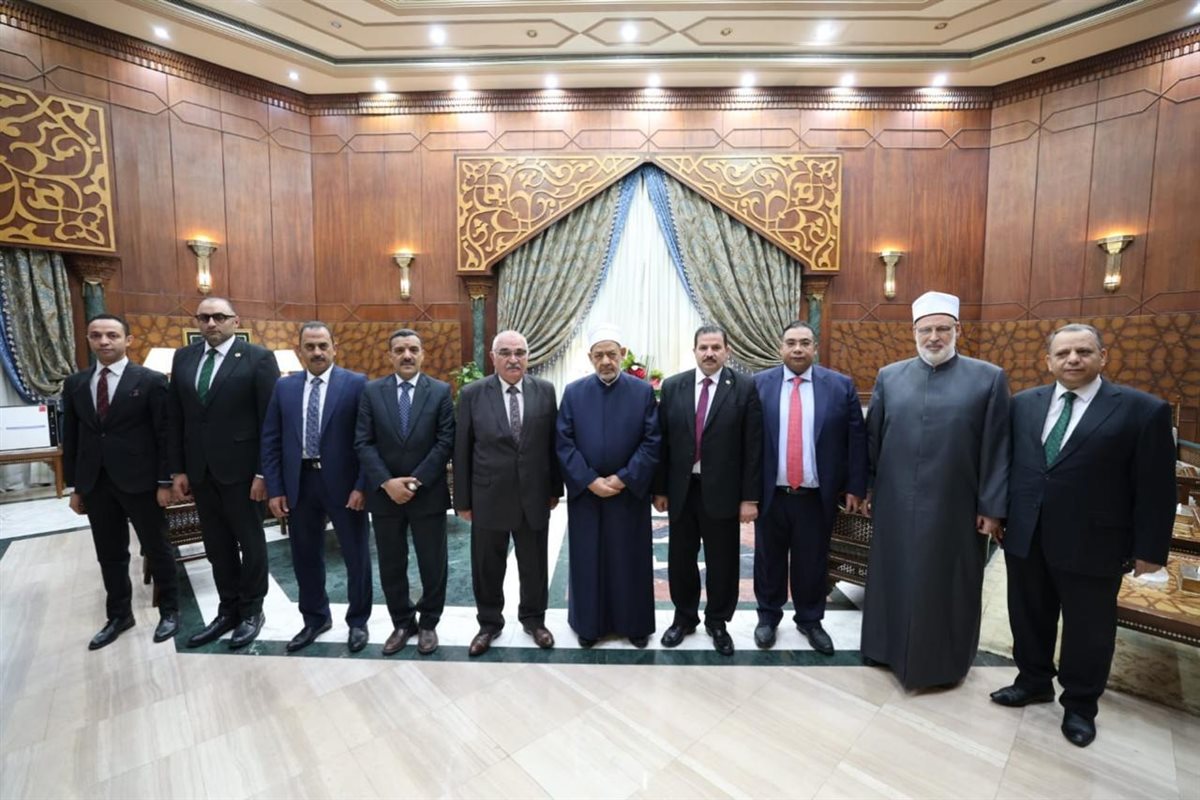 شيخ الأزهر يستقبل رئيس هيئة قضايا الدولة ويهنئه بمنصبه الجديد ويتمنى له التوفيق في أداء مهام عمله&nbsp;