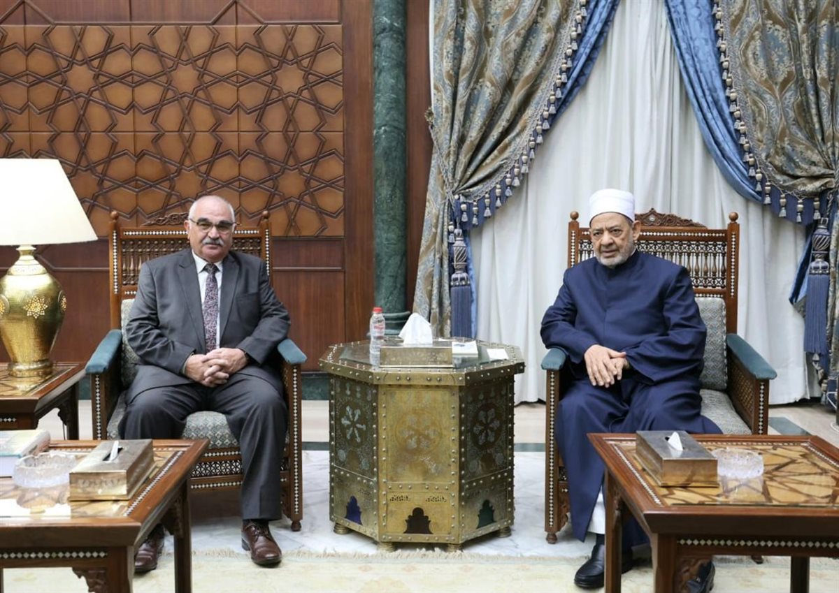 شيخ الأزهر يستقبل رئيس هيئة قضايا الدولة ويهنئه بمنصبه الجديد ويتمنى له التوفيق في أداء مهام عمله&nbsp;
