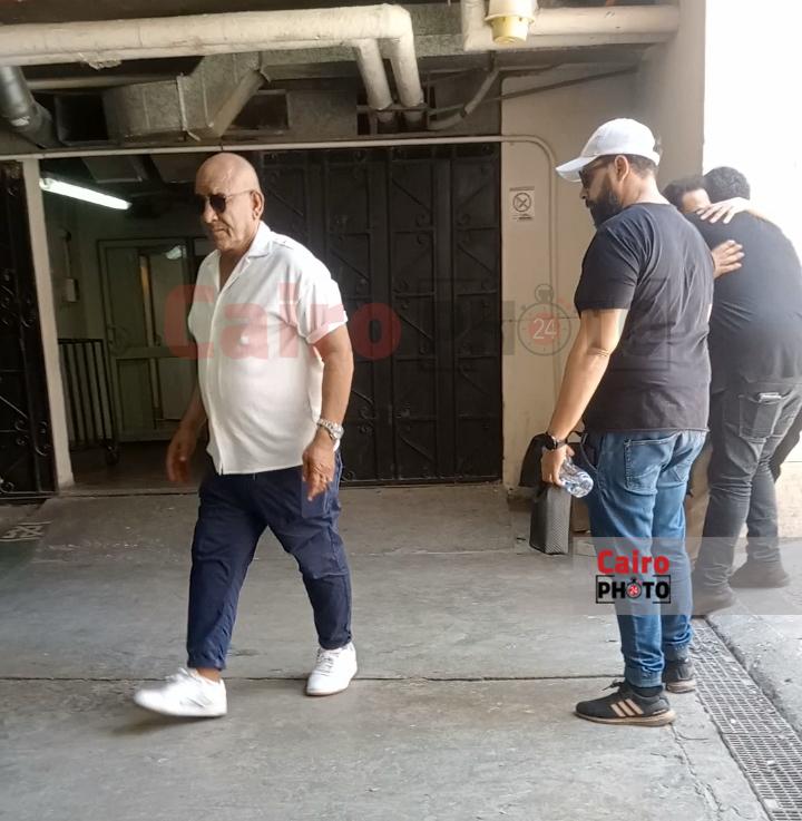 محمد لطفي أول الحضور في المستشفى لإلقاء النظرة الأخيرة على سامح عبد العزيز&nbsp;