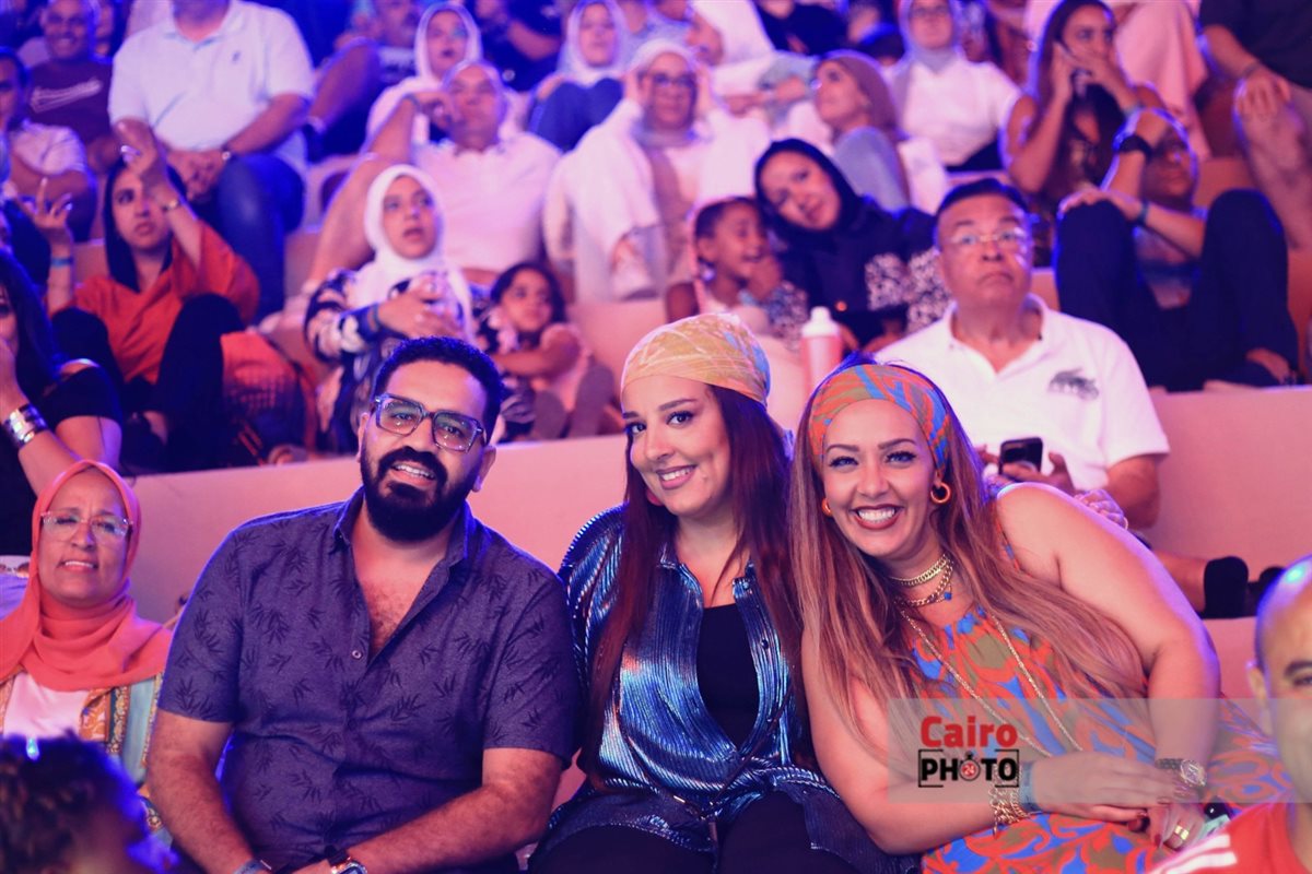 كامل العدد.. &nbsp;إقبال كثيف على حفل 