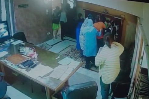 &nbsp;مطلقة تستأجر بلطجية للتعدي على إدارة مدرسة