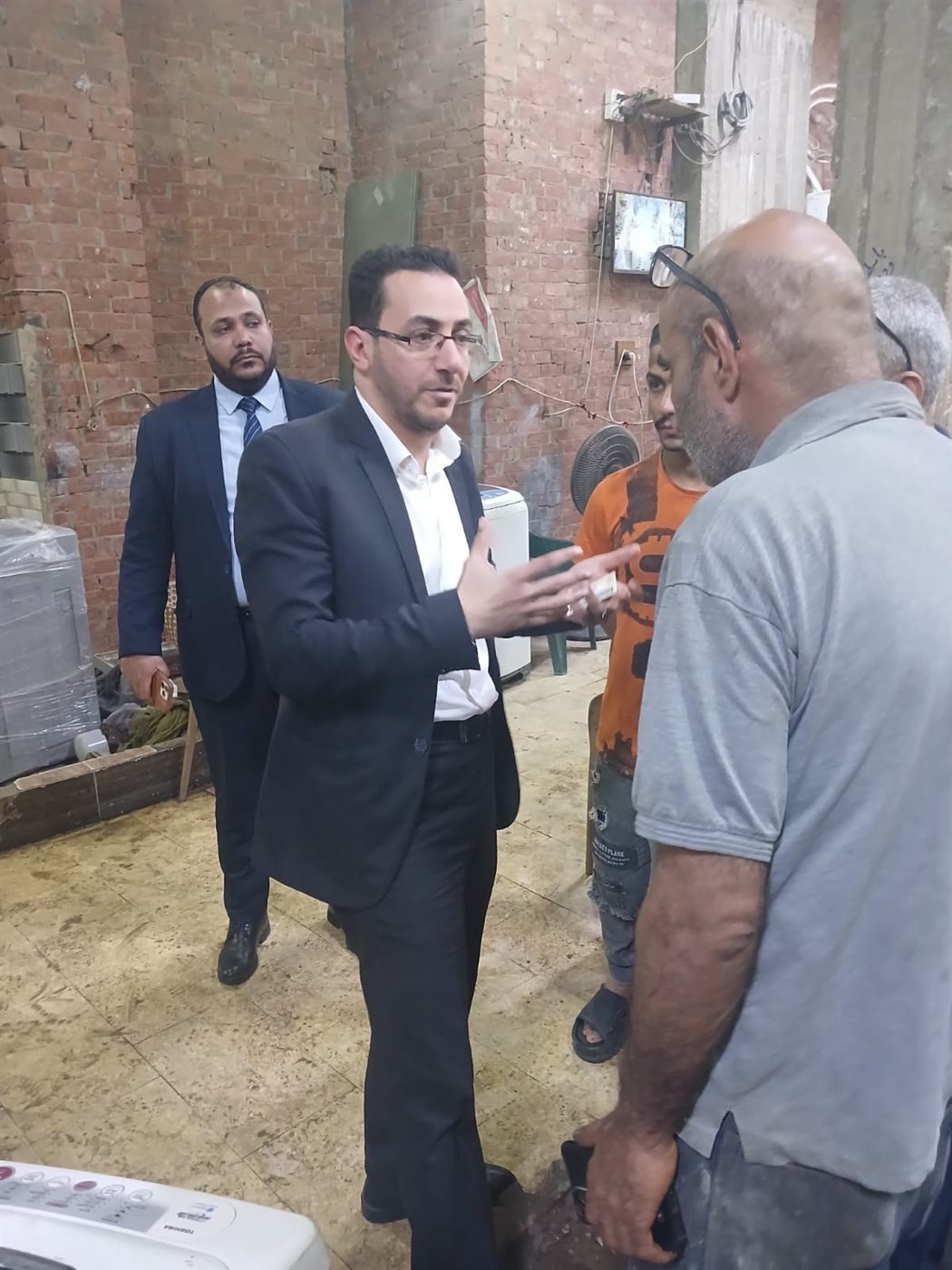 ك: ضبط مخزنًا لإعادة &nbsp;تدوير الأجهزة الكهربائية