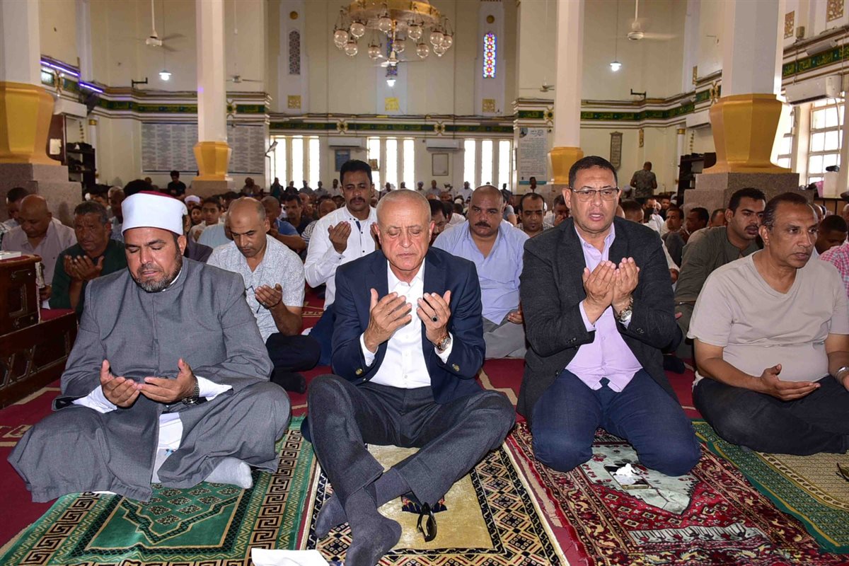 محافظ الأقصر وتطوير مسجد احمد النجم&nbsp;