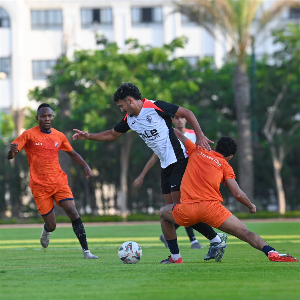 <strong>صور من مباراة الزمالك والشمس الودية&nbsp;</strong>