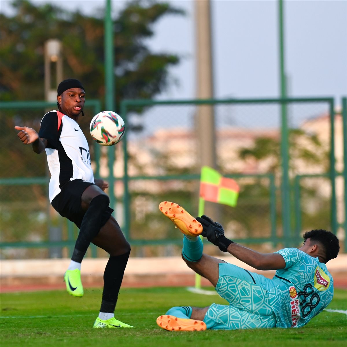 <strong>صور من مباراة الزمالك والشمس الودية&nbsp;</strong>