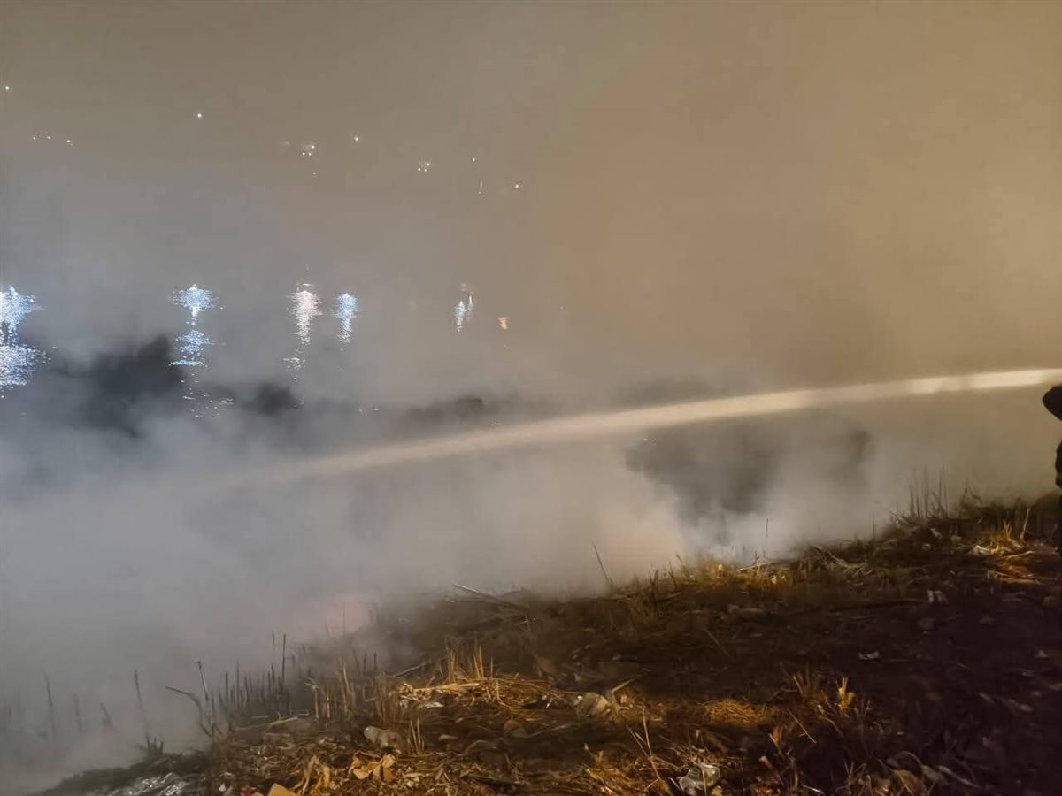 حريق بكمية هيش على الترعة الإبراهمية بأسيوط&nbsp;
