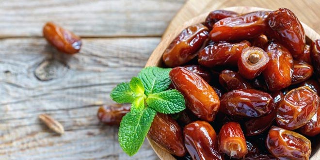 فوائد تناول التمر على الريق
