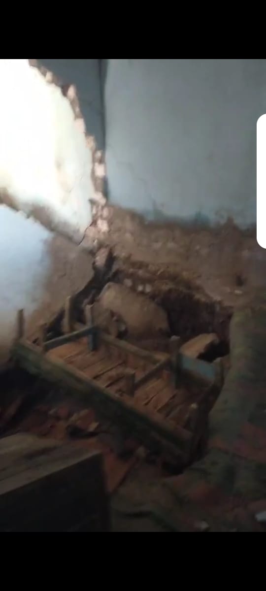 انهيار سقف منزل&nbsp;