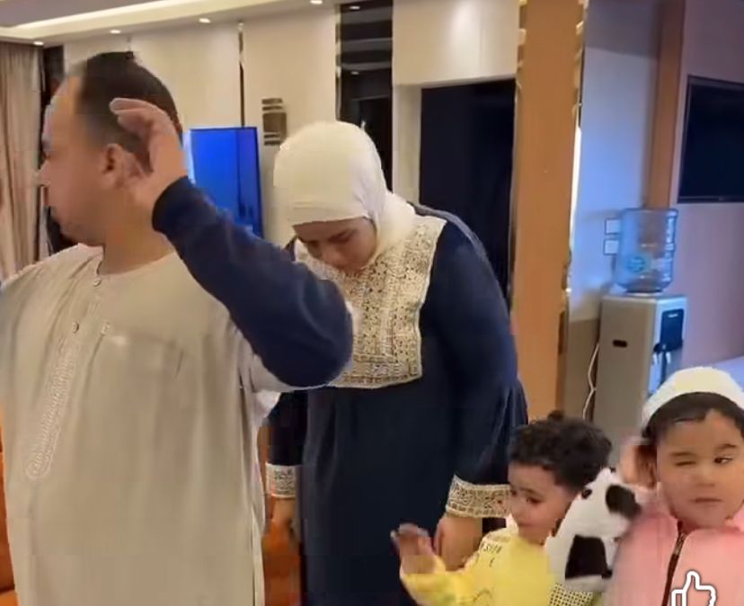 فيديو سخرية أم مكة أثناء الصلاة&nbsp;