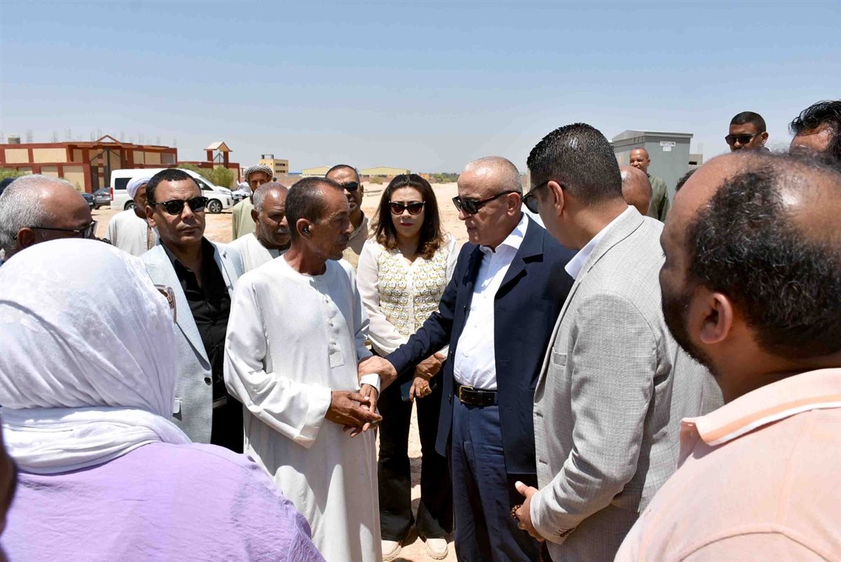 محافظ الأقصر وجولة بالمنطقة الصناعية بالبغدادي&nbsp;