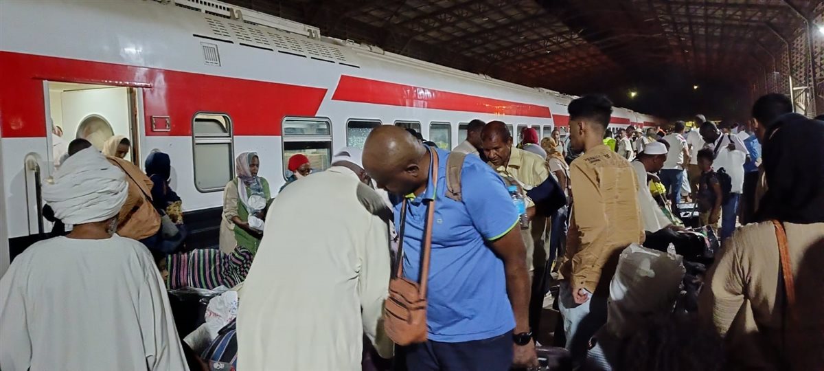 وصول ما يقارب &nbsp;من 1000 سوداني لمحطة السد العالى بأسوان استعدادًا لعودتهم لبلادهم&nbsp;