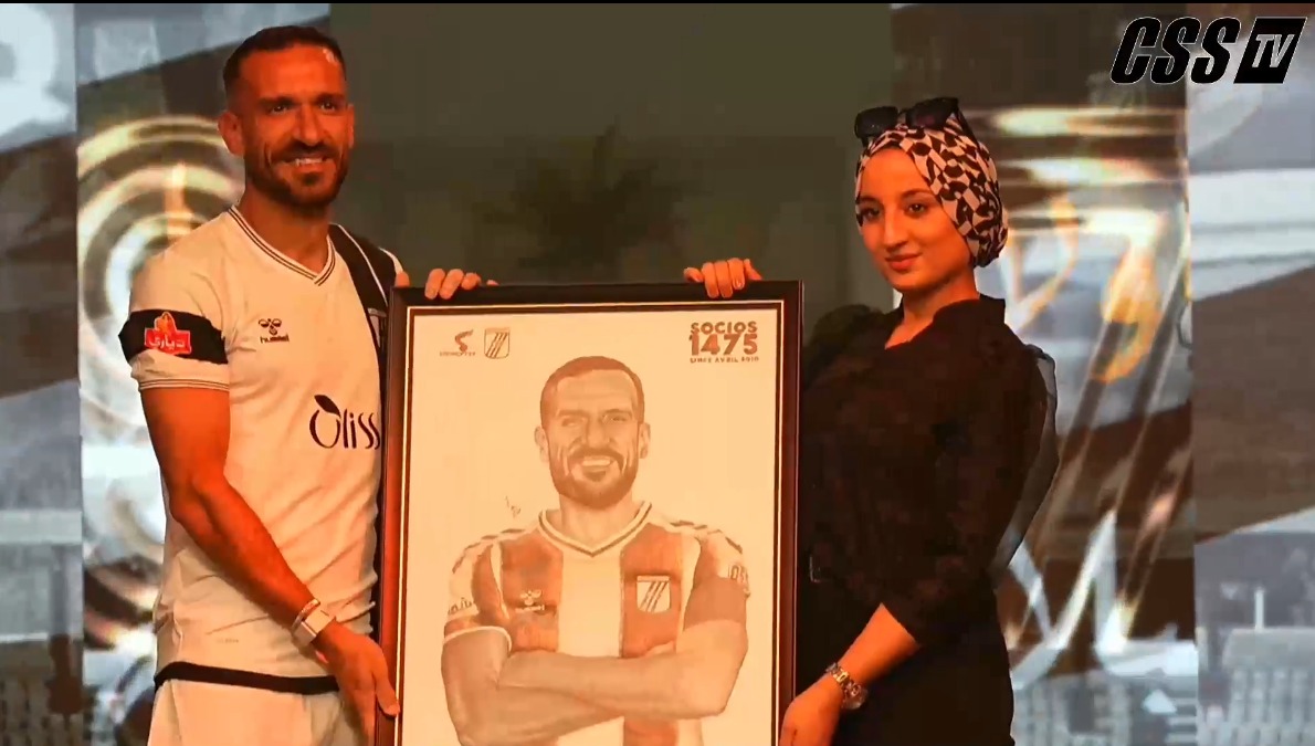 <strong>في حضور غفير.. الصفاقسي التونسي يقدم علي معلول لـ الجماهير&nbsp;</strong>