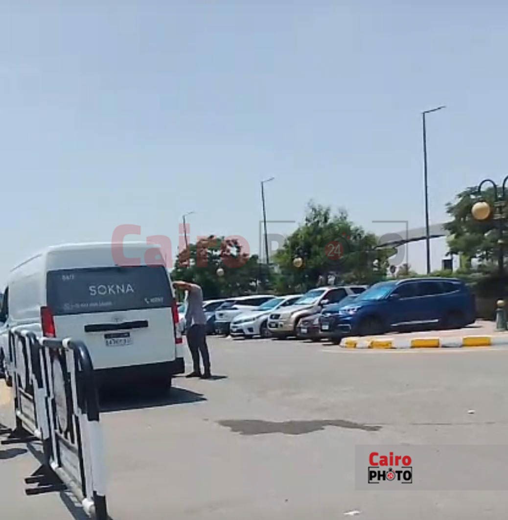 وصول جثمان الفنان سيد صادق لمسجد الشرطة بالشيخ زايد&nbsp;