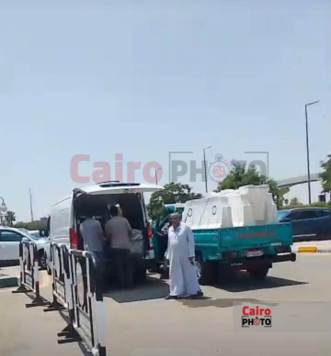 وصول جثمان الفنان سيد صادق لمسجد الشرطة بالشيخ زايد&nbsp;