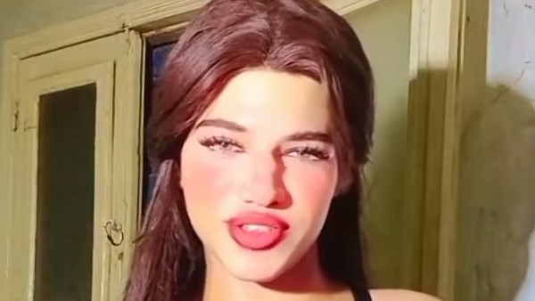 البلوجر ياسمين تيك توك