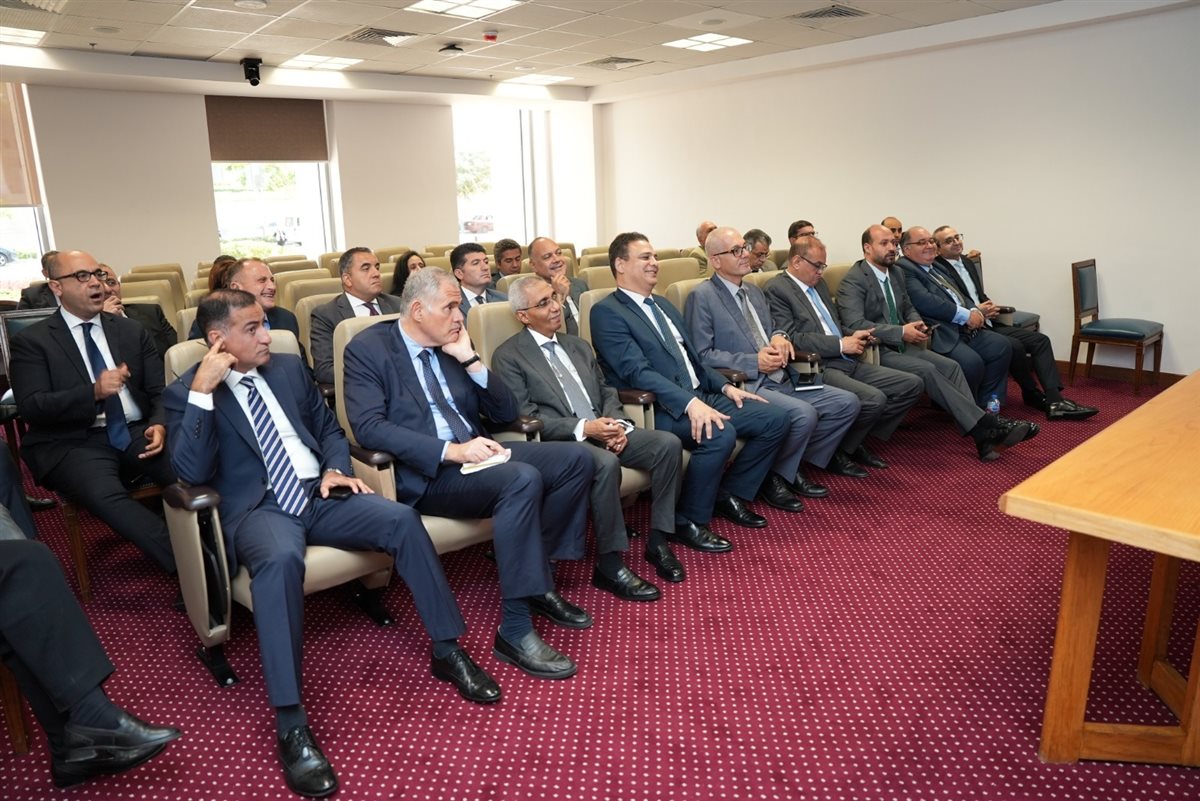 &nbsp;لقاء موسعًا مع السفراء المنقولين للعمل بالسفارات والبعثات المصرية بالخارج،