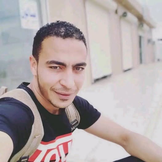 الشاب