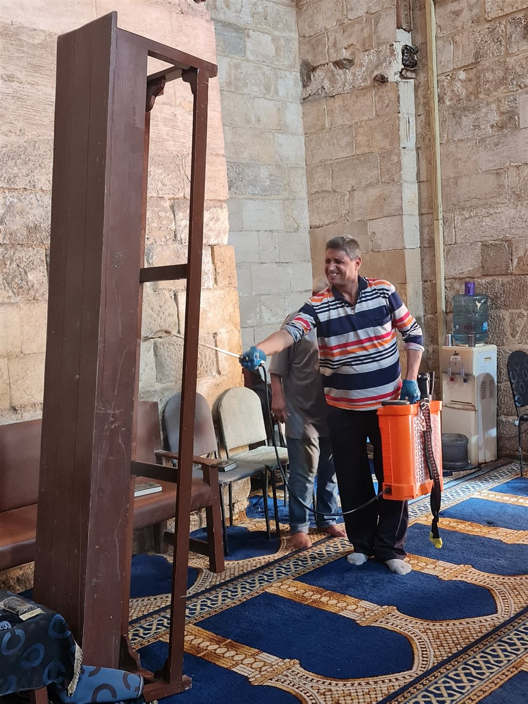 &nbsp;تطهير المساجد وحماية التراث على يد فرق الأزمات بوزارة السياحة