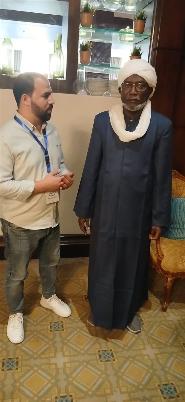 &nbsp;الشيخ أحمد النور محمد الحلو مفتي تشاد مع محرر القاهرة 24