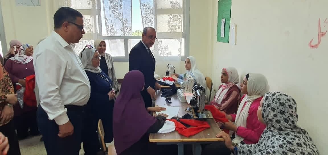 تعليم المنوفية يطلق أول وحدة منتجة لتدريب الطالبات على الخياطة بقرية صبايا العنب&nbsp;
