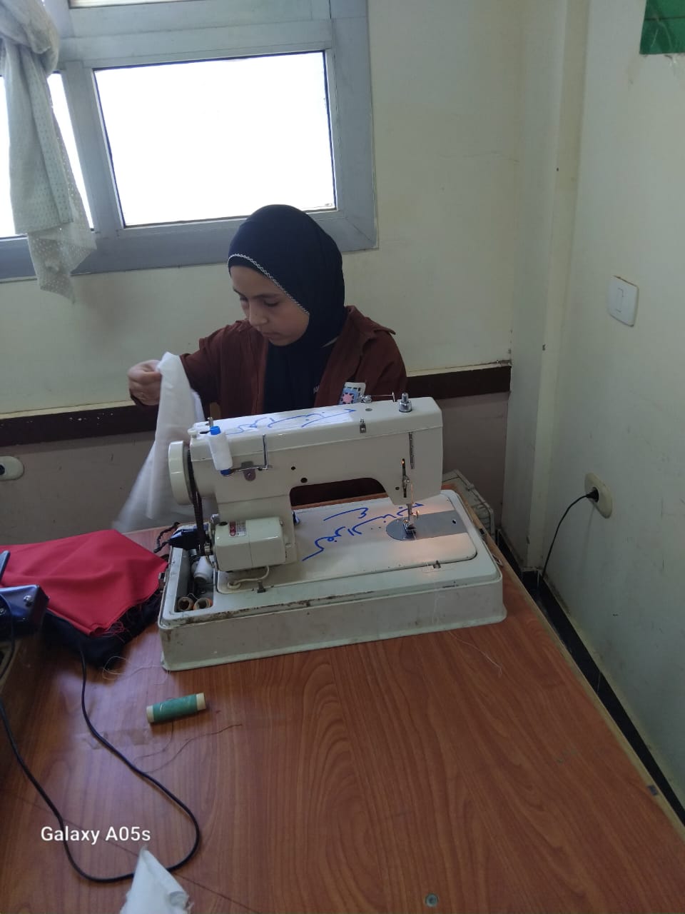 تعليم المنوفية يطلق أول وحدة منتجة لتدريب الطالبات على الخياطة بقرية صبايا العنب&nbsp;