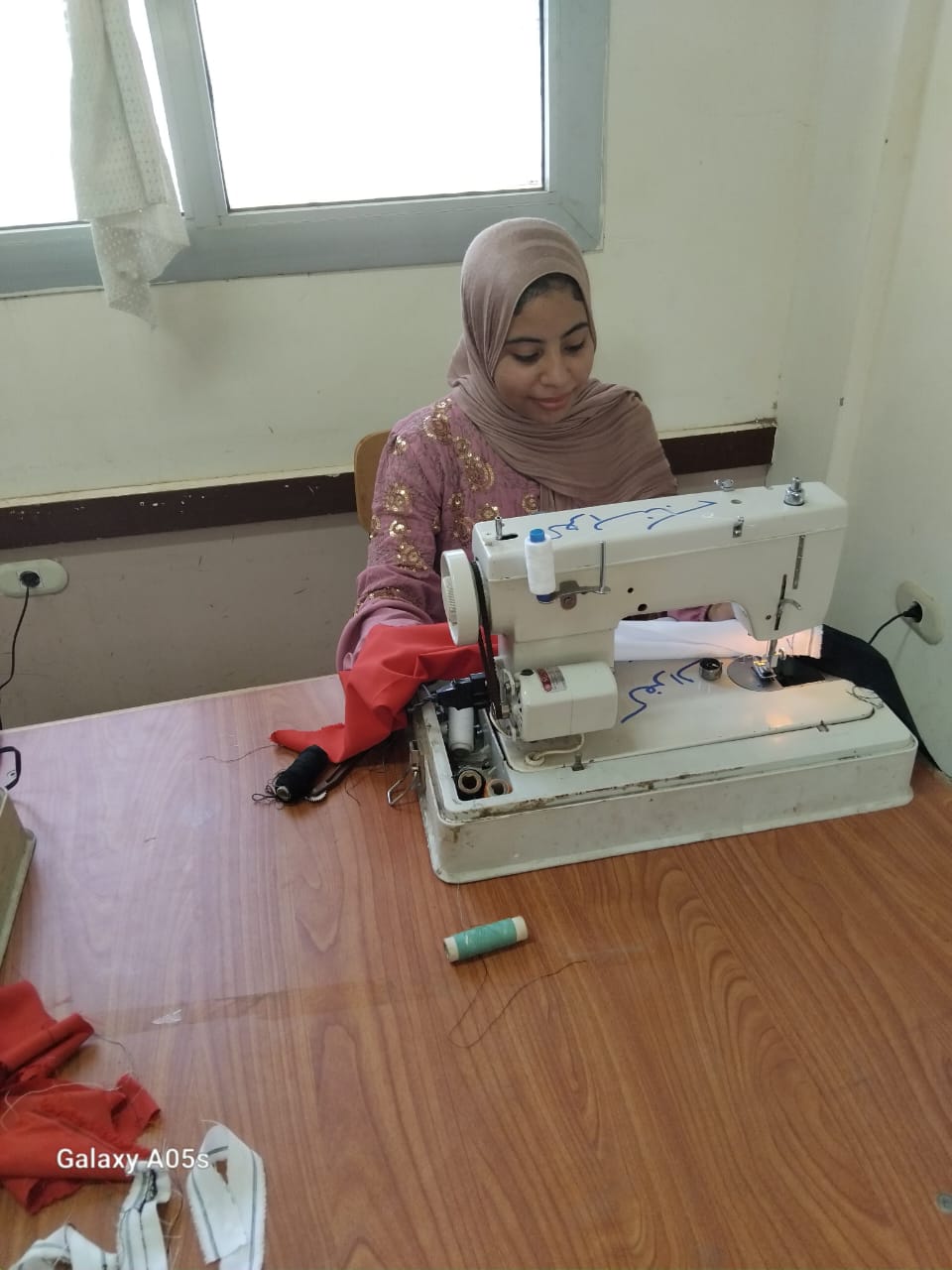 تعليم المنوفية يطلق أول وحدة منتجة لتدريب الطالبات على الخياطة بقرية صبايا العنب&nbsp;