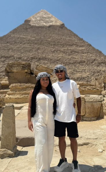 صور زيارة بيزيرا لـ الأهرامات&nbsp;رفقة زوجته