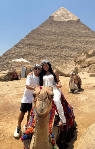 صور زيارة بيزيرا لـ الأهرامات&nbsp;رفقة زوجته
