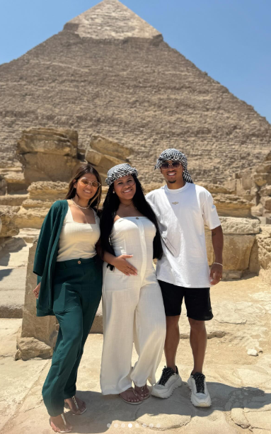 صور زيارة بيزيرا لـ الأهرامات&nbsp;رفقة أسرته&nbsp;