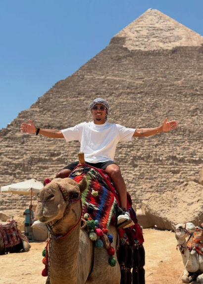صور زيارة بيزيرا لـ الأهرامات&nbsp;