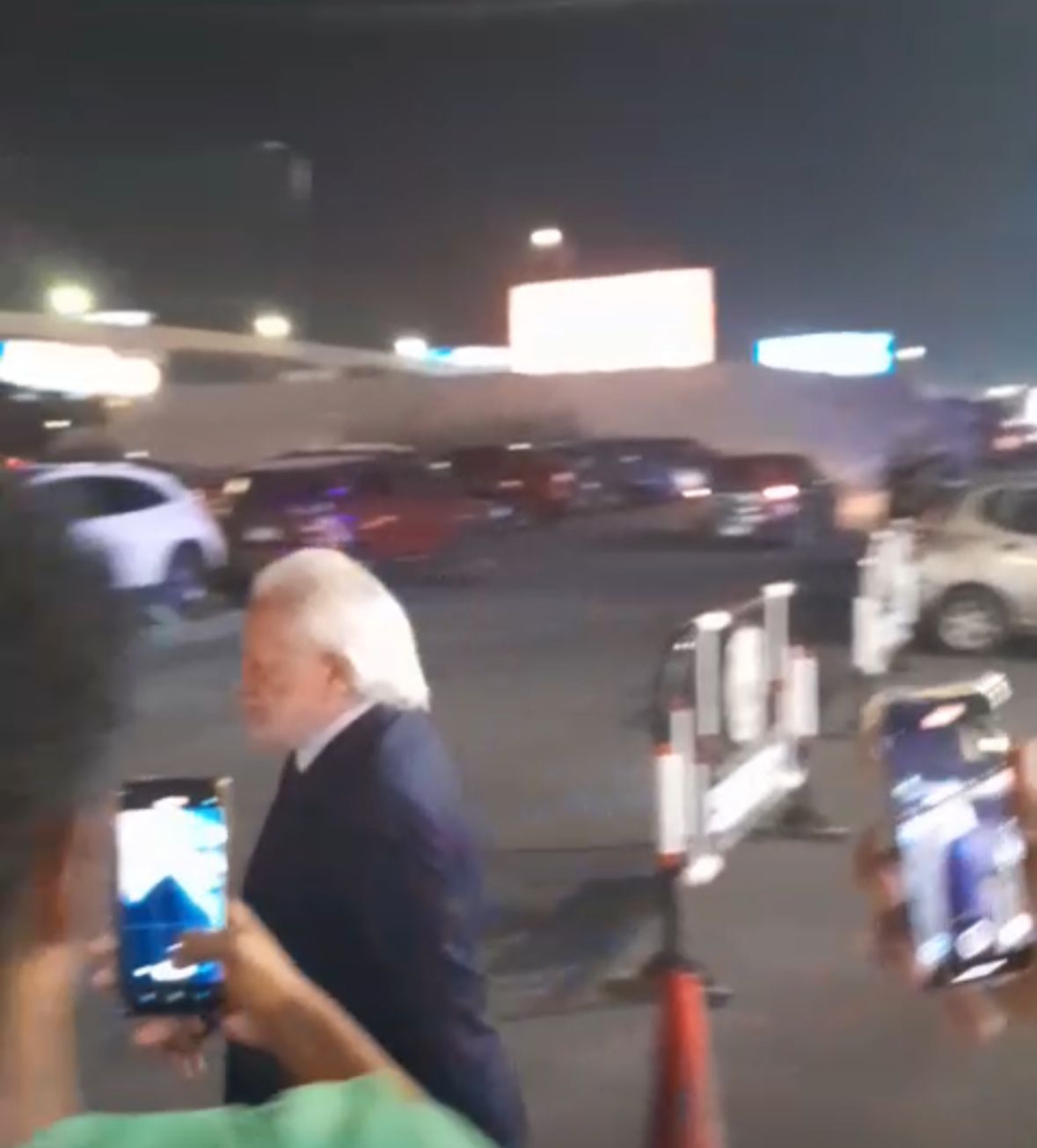 نجوم الفن &nbsp;في عزاء الدكتور يحيي عزمي أستاذ الإخراج السينمائي بمسجد الشرطة