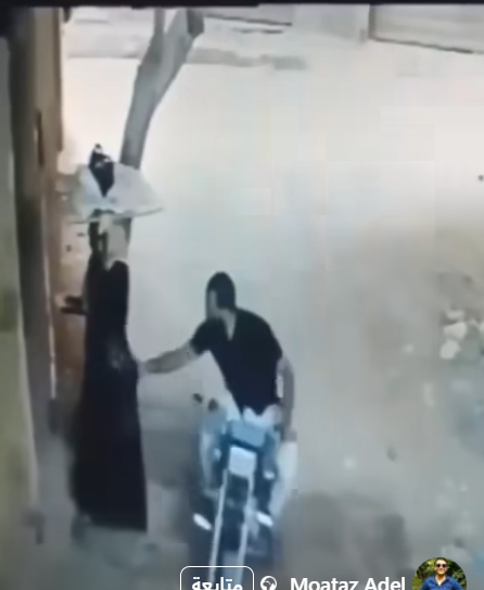 <strong>تحرش شاب بسيدة في أحد الشوارع بمدينة &nbsp;السلام</strong>