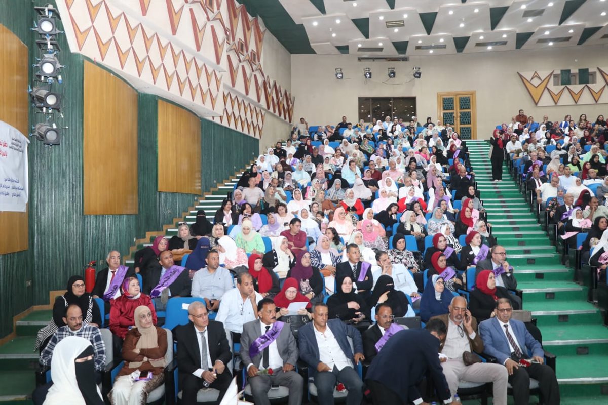 &nbsp;حفل تكريم المعلمين والمعلمات المتميزين بمحافظة الإسماعيلية&nbsp;