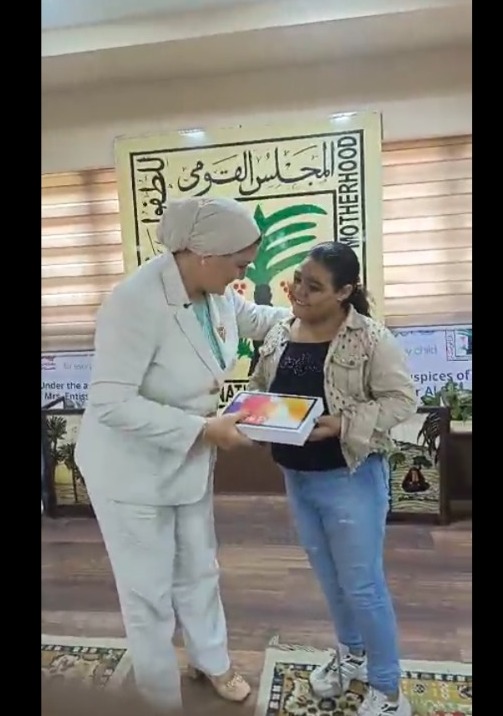 &nbsp;القومي للطفولة يكرم هايدي صغيرة الشيبسي بعد تصدرها الترند بفعل عفوي
