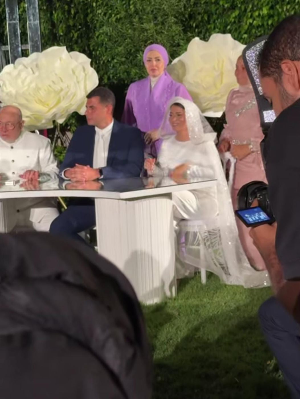 هبة قطب تحتفل بعقد قران ابنتها دينا هشام بحضور الشيخ خالد الجندي ورمضان عبد المعز&nbsp;