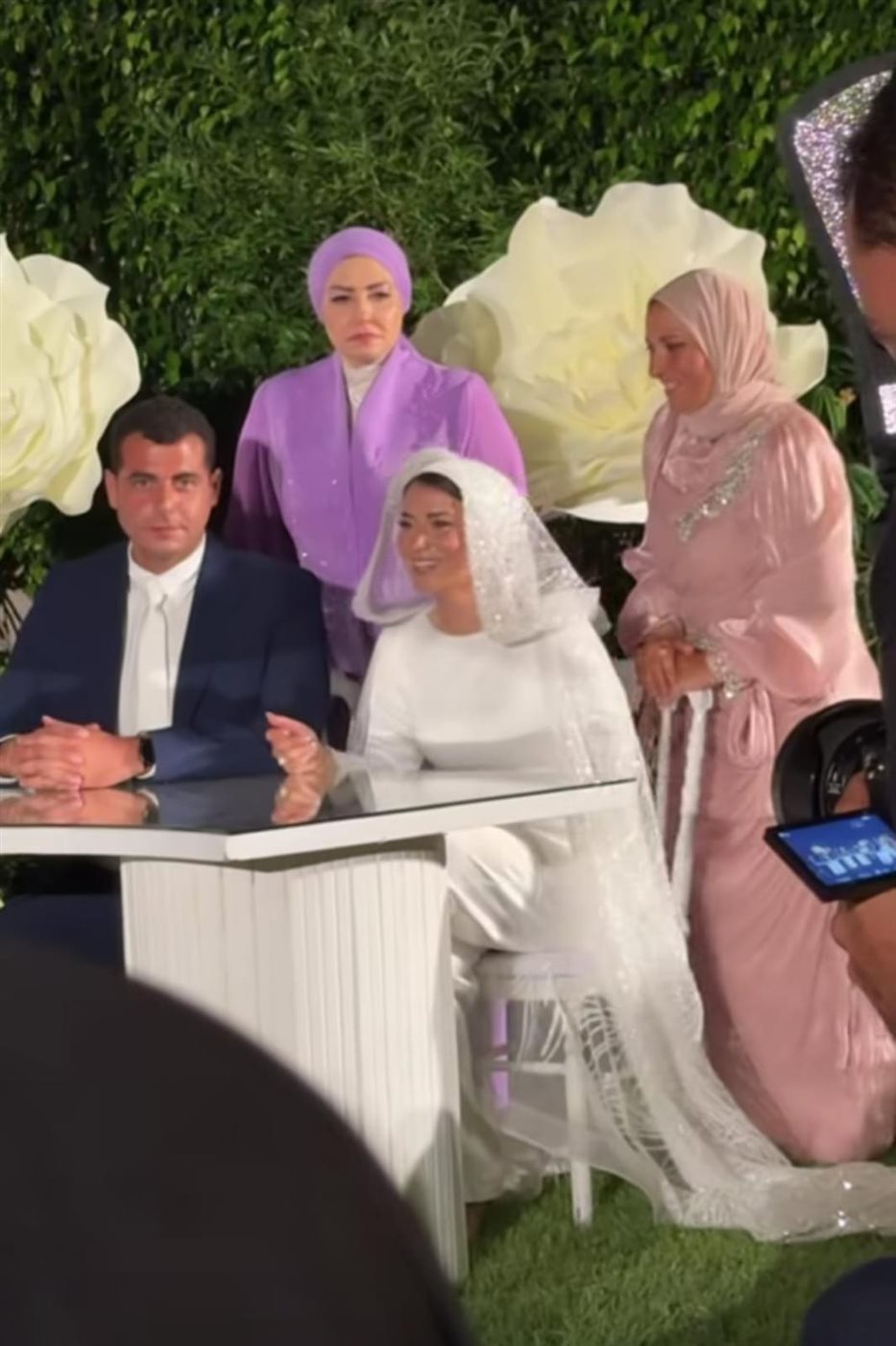 هبة قطب تحتفل بعقد قران ابنتها دينا هشام بحضور الشيخ خالد الجندي ورمضان عبد المعز&nbsp;