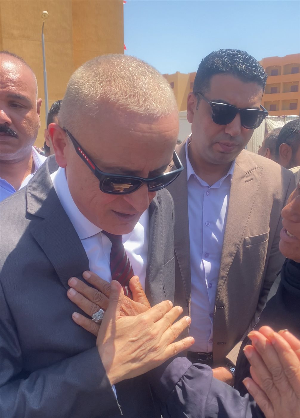 محافظ الأقصر يوجة بسرعة تلبية طلبات سيدة&nbsp;