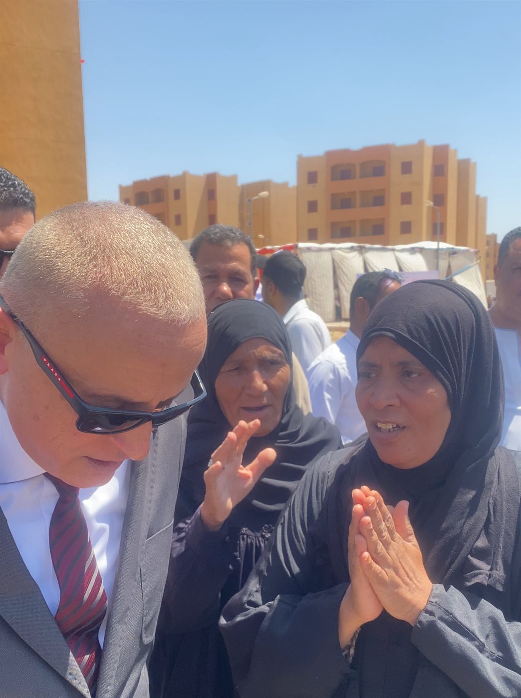 محافظ الأقصر يوجة بسرعة تلبية طلبات سيدة&nbsp;