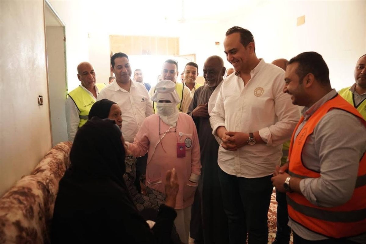 رئيس هيئة الرعاية يشارك بمبادرة توزيع الأدوية بالأقصر&nbsp;