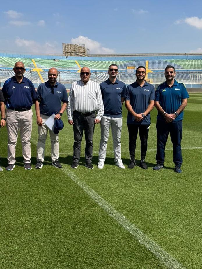 <strong>وفد فيفا يعاين ملعب الدفاع الجوي استعدادًا لمباراة بيراميدز وأوكلاند سيتي&nbsp;</strong>