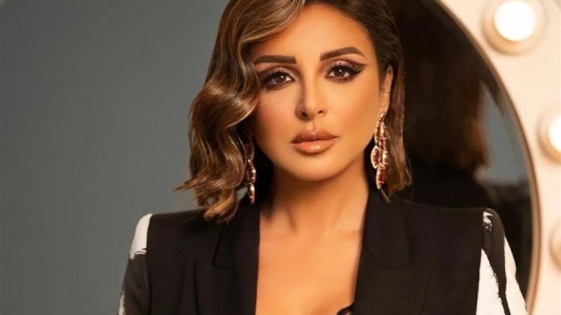 الفنانة أنغام
