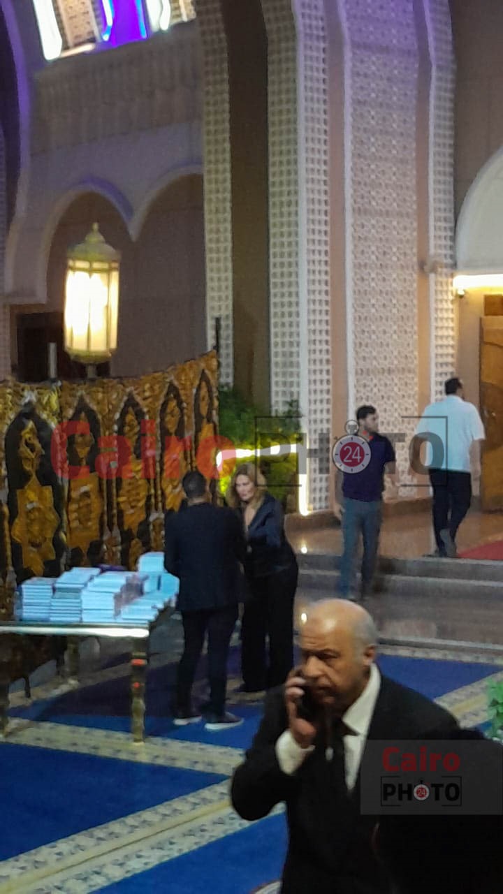 يسرا تقدم العزاء لـ، مريم عامر منيب&nbsp;
