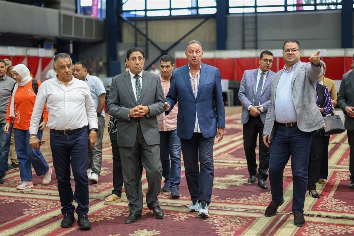 الخطيب يستقبل وفد من النيابة الإدارية استعدادًا للجمعية العمومية بالنادي