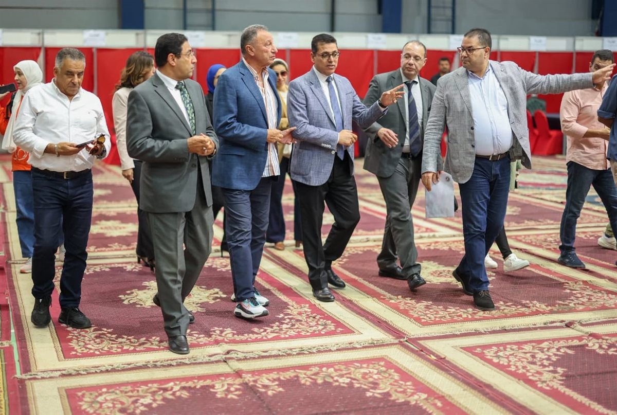 الخطيب يستقبل وفد من النيابة الإدارية استعدادًا للجمعية العمومية بالنادي