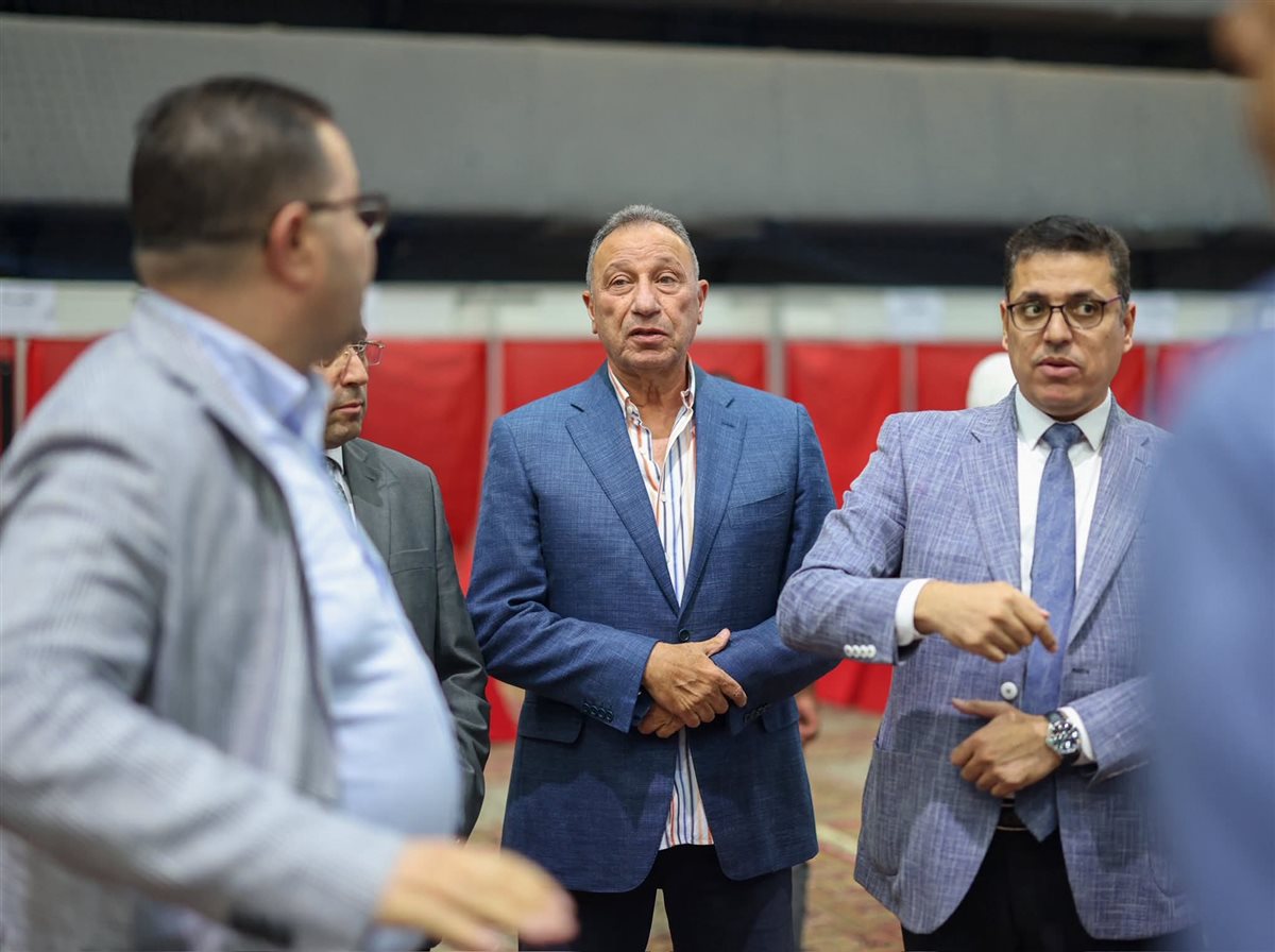 الخطيب يستقبل وفد من النيابة الإدارية استعدادًا للجمعية العمومية بالنادي